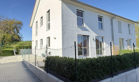 Exclusive semi-detached house with fitted kitchen (passive house design).
