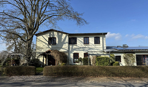 Großes Haus mit Geschichte in Ostseenähe provisionsfrei zu verkaufen