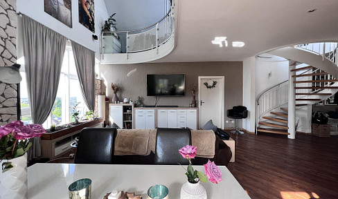 Quiet and spacious: 270 m² apartment with easy access to Coburg.