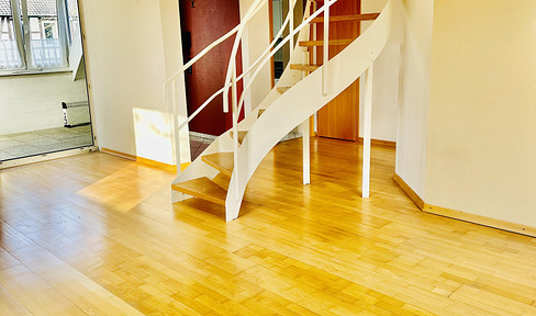 87m² maisonette apartment with kitchen + XXL rooftop terrace.