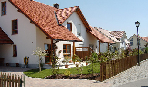 Semi-detached house in Germaringen.