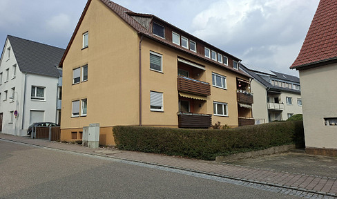 Quiet and centrally located apartment in Rutesheim, with a south-facing balcony and including fitted kitchen.