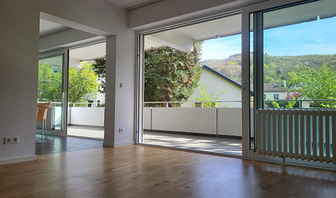 Rhöndorf: Duplex apartment with direct access & flexible use – Living and working on two levels.