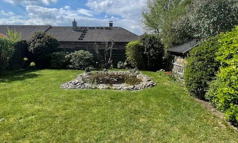 Ratingen Stadtrandlage! Einfamilienhaus - 6 Zimmer, Kamin, großer Garten und Doppelgarage