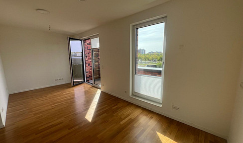 Exclusive, nearly new 3-room apartment with a lovely balcony, offered privately!