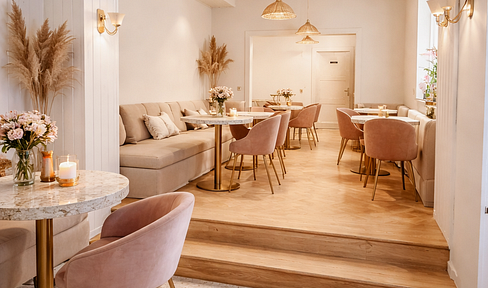 Charming retail space with versatile potential – perfect for a café, boutique, or concept store.