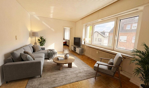 Apartment near the train station: Bright 2-room apartment with fitted kitchen and roof terrace, located on the 1st floor in a quiet area of Zange.