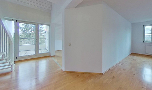 Grosse Traum-Wohnung -- Ruhig und dennoch Mitten in der Stadt