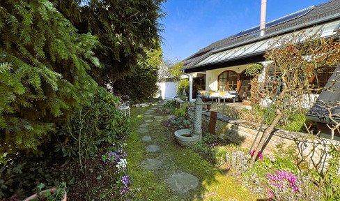 Exklusives Ein-Zweifamilienhaus in ruhiger Lage