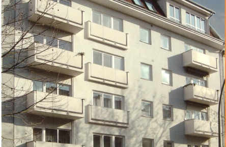 For sale: a bright, unfurnished 2-room apartment on the 3rd floor with a balcony and a parking space in Steglitz.