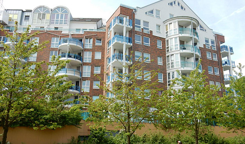 Von Privat, ruhige 2-Zimmer-Wohnung mit Balkon