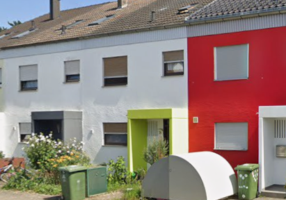 Plenty of space in the building and friendly neighbors.