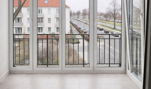 Secure a stable income with this 3-room apartment for rent, located in the popular Geschichtspark Falkensee area.