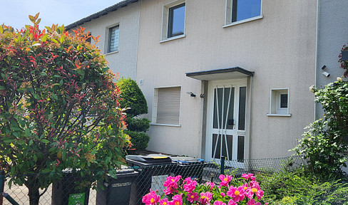 Modernly renovated terraced house with a garden in Wiesbaden-Southeast.