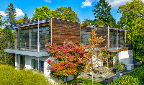 Aesthetics meet efficiency – a stylish Bauhaus villa in the Composers' Quarter of Wiesbaden.