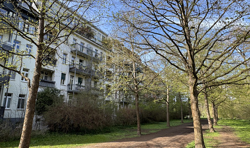 Direkter Parkzugang, 2 Balkone mit Gartenanteil, Loggia, Fußbodenheizung, Tageslichtbad, uvm...
