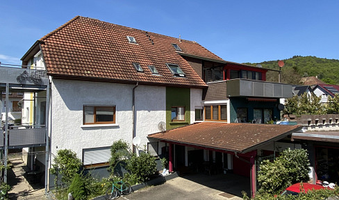 Mehrfamilienhaus mit Garagen in zentraler Lage