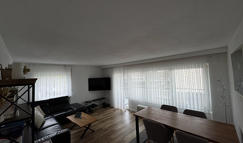 4 Zimmer Wohnung mit 2 Balkonen und Garage