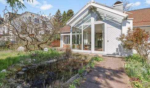 Available now! Quiet, detached house with a large garden! No agency fees!