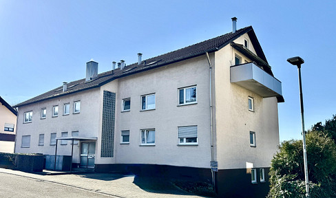 Attractive 3-room attic apartment with balcony – well-maintained, currently rented, and potentially becoming available in the future.