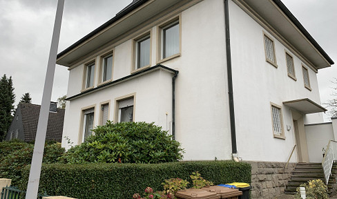 Renovated city villa with 3 apartments, located on a beautiful plot of land at Witthausbusch.