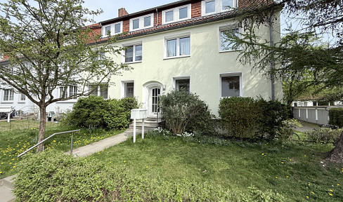 2-room apartment (plus living room) in a quiet location in Schwachhausen – Brand new after renovation!