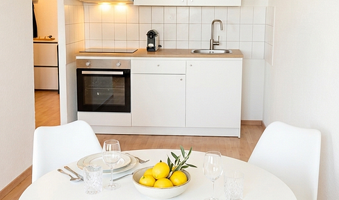 Bright 2-room apartment with a balcony and a new fitted kitchen, located in a quiet area in Magdeburg-Cracau.