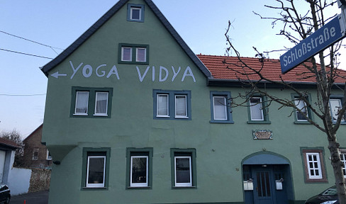 möbliertes Zimmer in Wohngemeinschaft in denkmalgeschütztem Gebäude