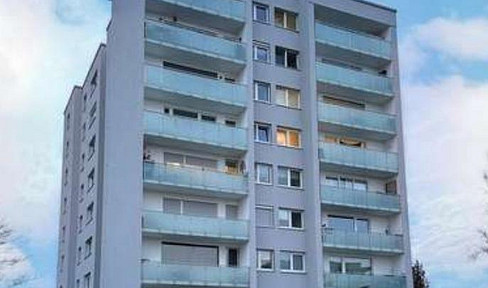 Large, vacant apartment on the ground floor that requires renovation.