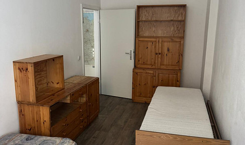 3 rooms available in a quiet shared apartment in Berlin-Spandau.
