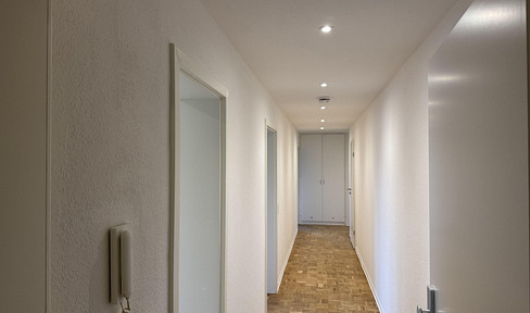 ***First occupancy at the zoo: 3-room apartment with balcony and parking space.***