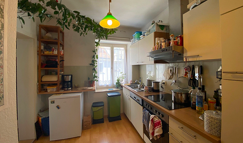 Central location! 2-room apartment with fitted kitchen.