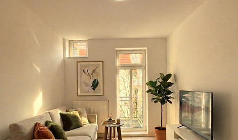 Furnished 2-room apartment in Dresden-Löbtau, with a balcony and a bathroom with natural light. Available for immediate move-in!