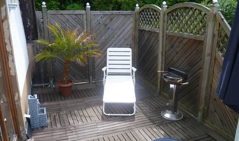 3-bedroom apartment with a south-facing terrace and fitted kitchen.