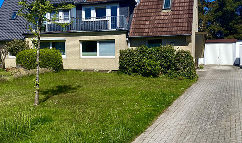 Doppelhaushälfte mit potenzial auf großem Grundstück