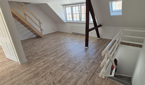 Apartment for rent: 2.5-room apartment in Dillweißenstein, located near the water.