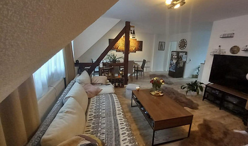 Apartment for rent: 2.5-room apartment in Dillweißenstein, located near the water.