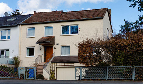 Price reduced. Detached house in a row, located in a very desirable area of Kronberg.