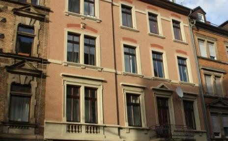 Available immediately - 3-room apartment in a historic building, located in the heart of the Southwest district.