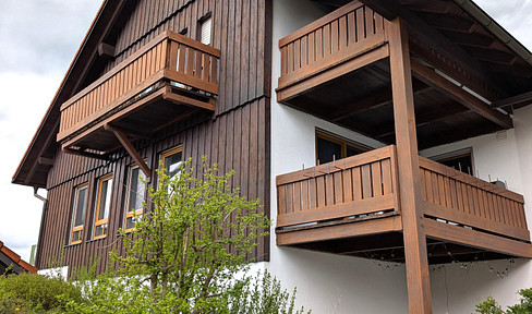 Spacious and attractive apartment with: 2 balconies, underground parking space + outdoor parking spaces, 3 rooms.