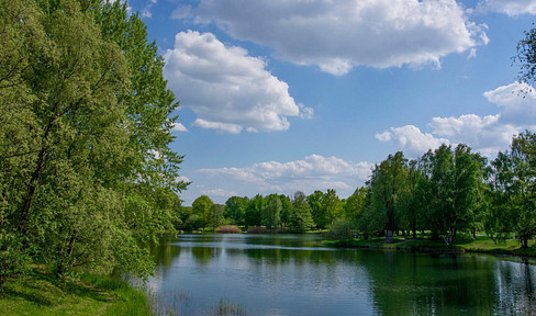 Residential building plot in Grunewald – Zoning plan allows for the construction of a villa, a single-family home, and a duplex.