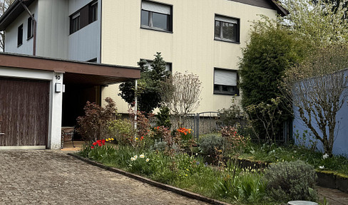 Rare opportunity in the prime location of Wartberg – Multi-family house with 3 units and significant potential.