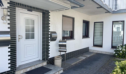 Family-friendly 5-room apartment with a private garden.