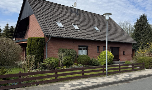 Großes Haus Ein-/Familienhaus Einliegerwohnung Freistehend