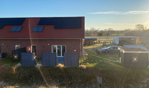 Sunny detached house near the Elbe River, KfW40 standard.