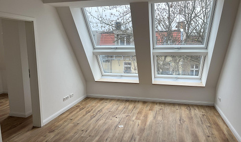 Apartment in the attic, Dietzgenstraße 93.
