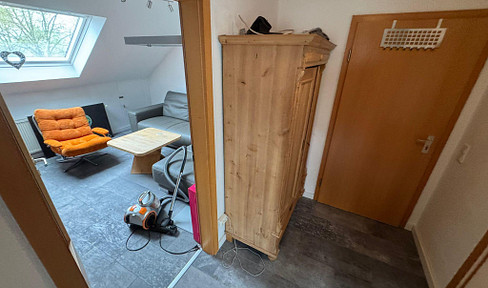 Spacious layout, centrally located, and within a 10-minute walk of the S-Bahn (suburban train) station.