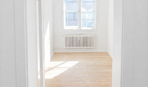 Charming 2-room apartment with a balcony and wooden floors, located in the best area of Berlin-Zehlendorf.