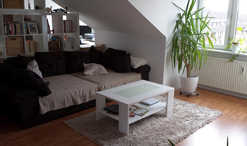 2-Zimmer DG Wohnung, energetisch saniert, verkehrsgünstig