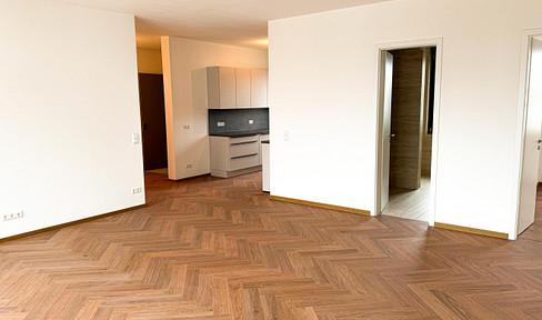 Brand new, high-quality 3-room apartment for first occupancy, featuring a 2.8-meter ceiling height and a balcony.
